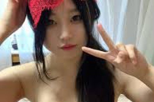 网红“表妹李KK”自曝破产！未婚生女后掉粉上百万转行去卖小吃