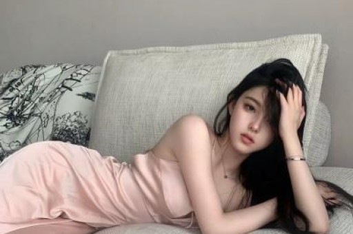 表妹李KK彻底崩了！未婚生女后掉粉百万破产沦落摆摊卖小吃