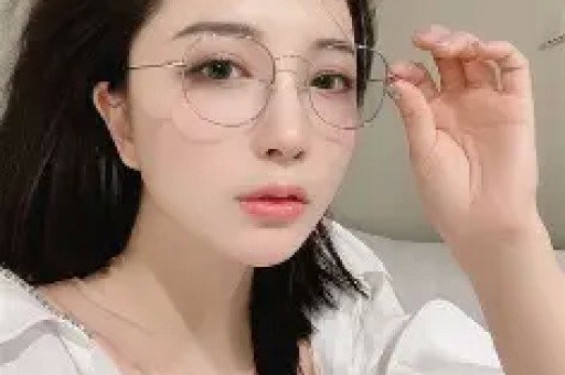 内马尔5娃4妈又要当爹千万网红怀三胎儿子看台冲进球场认父