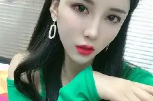 震惊！顶流流量小生隐婚生子被曝光粉丝：三年感情被欺骗！